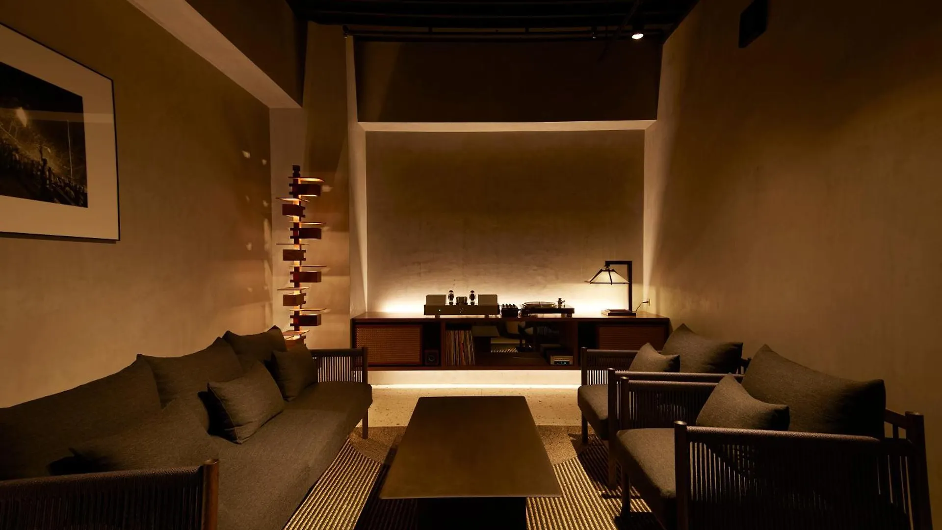 Hotel Tones Osaka 3*,