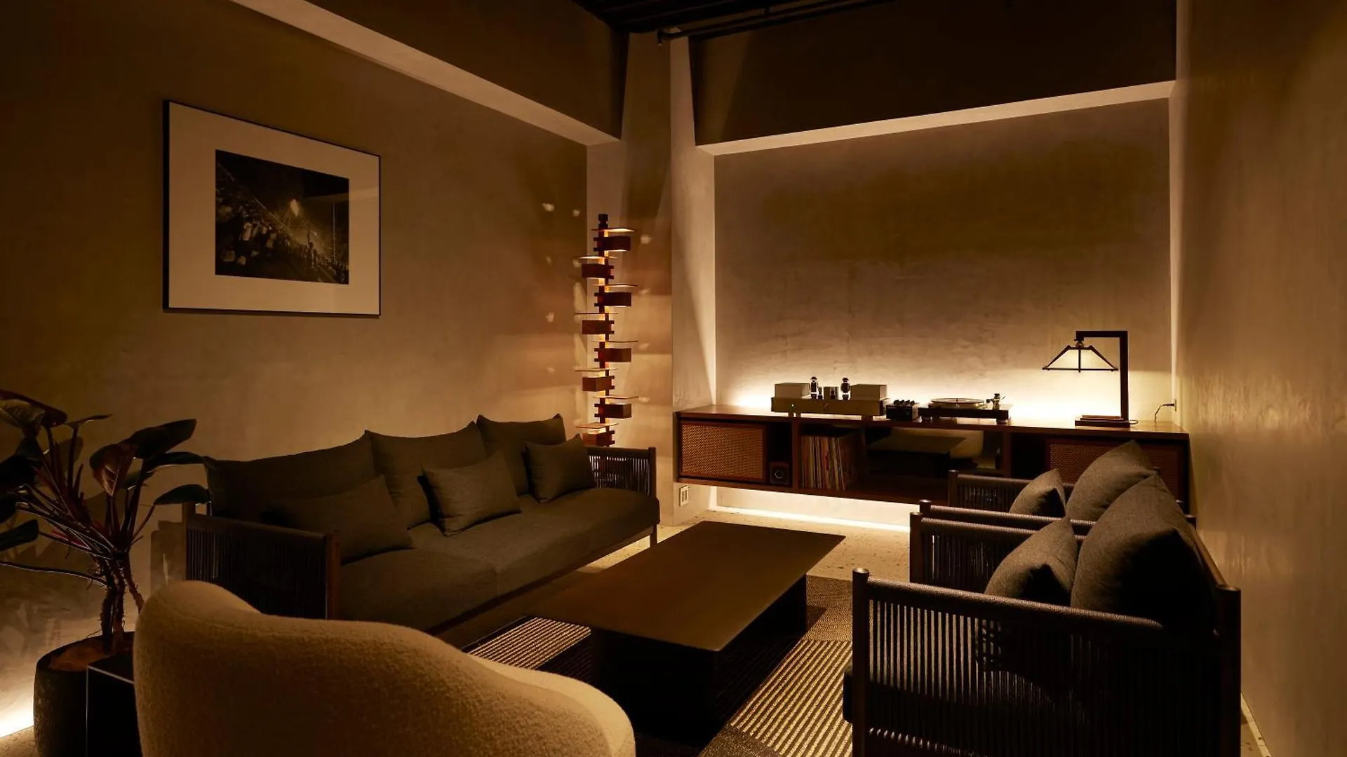 Hotel Tones Osaka 3*,